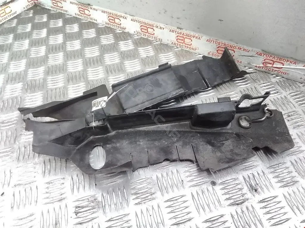 Воздухозаборник 3B0121283F, 3B0121283R