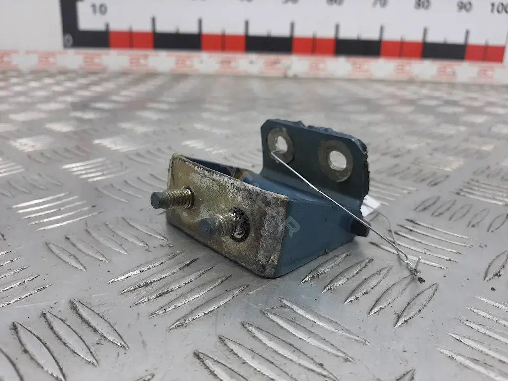Петля крышки багажника 90400AV730