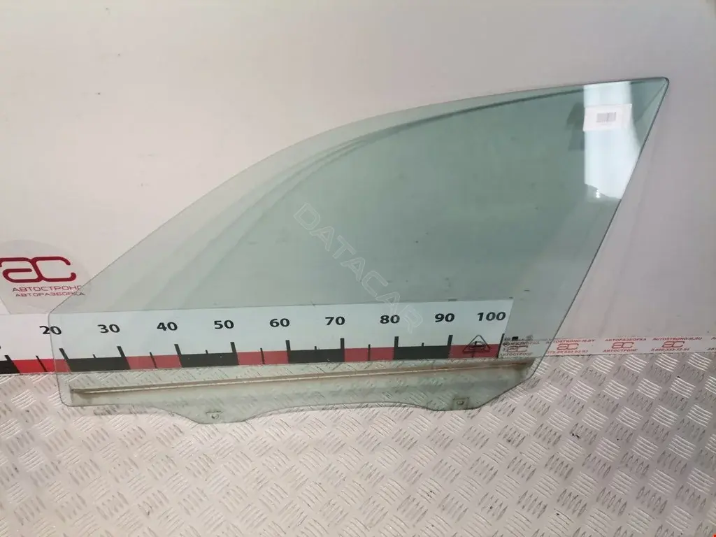 Стекло двери 824103F100