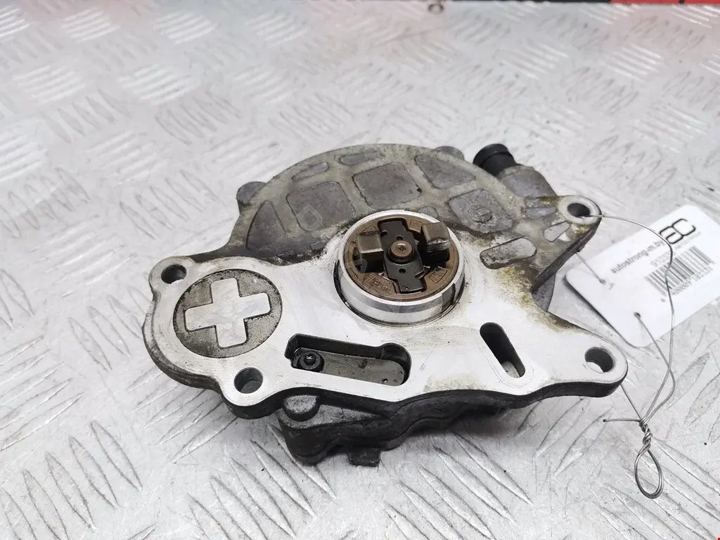 Вакуумный насос 03L145100B, 03L145100C, 03L145100D