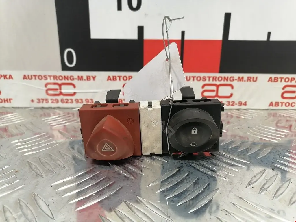 Кнопка аварийки 8200095393, 8200095493, 88040001