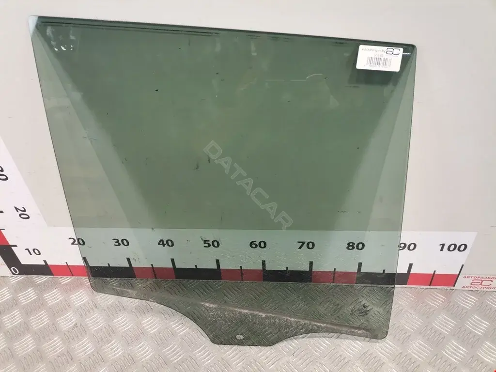 Стекло двери 51357329334