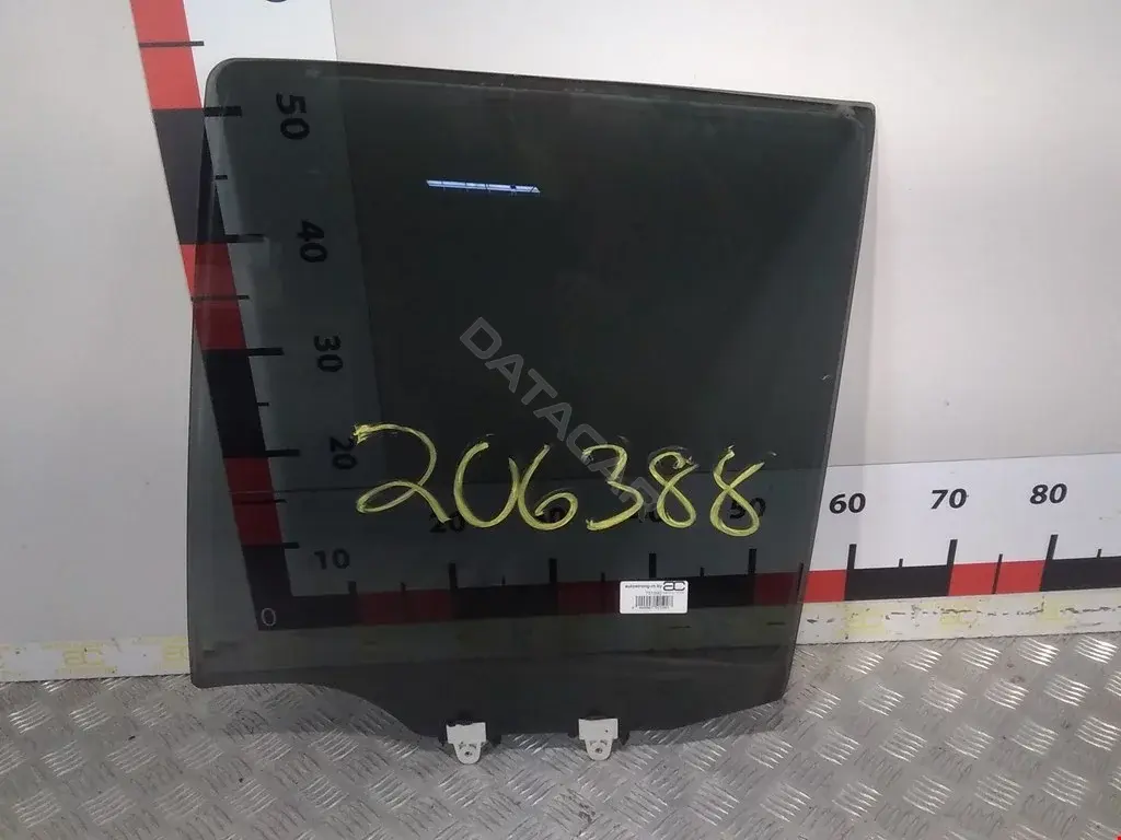 Стекло двери 82301EA500