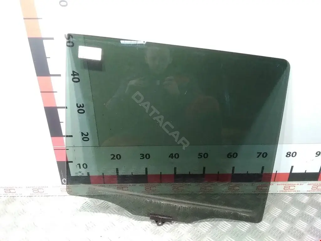Стекло двери 834200W020