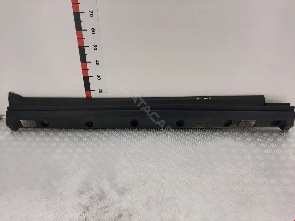 Накладка на порог 7000302RH, LR018384