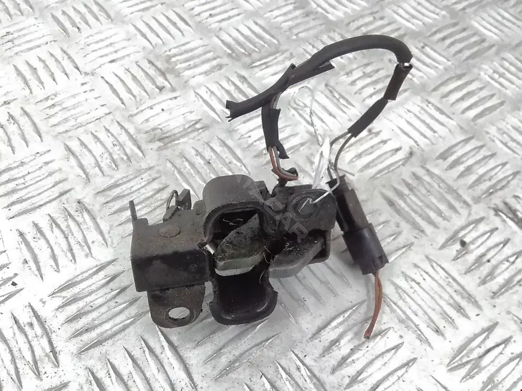 Замок капота A2208800060