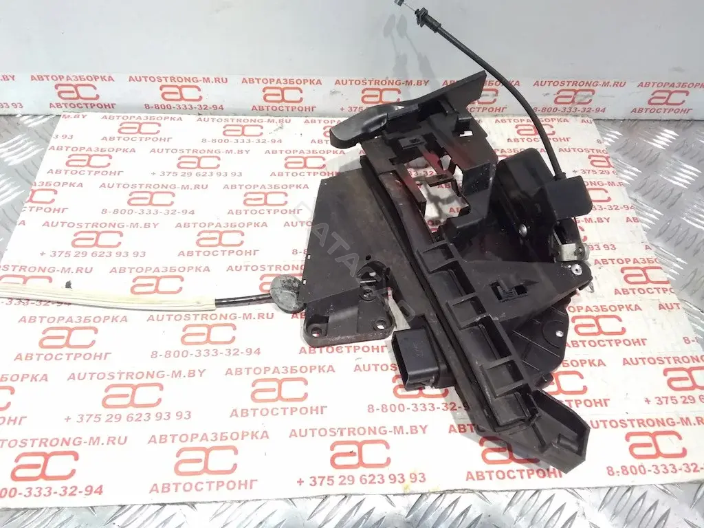Замок двери 3M5AR26413ES
