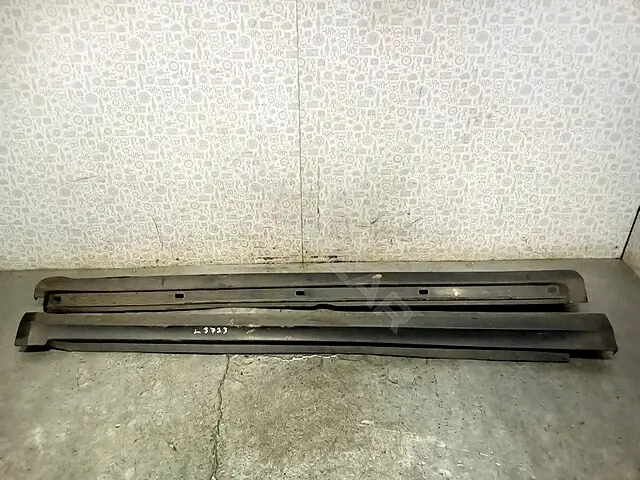 Накладка на порог A1696110108