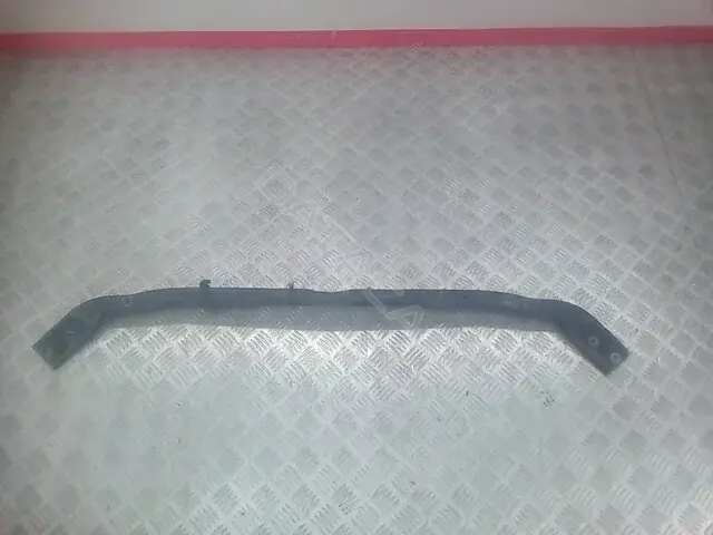 Рамка капота 05103398AC