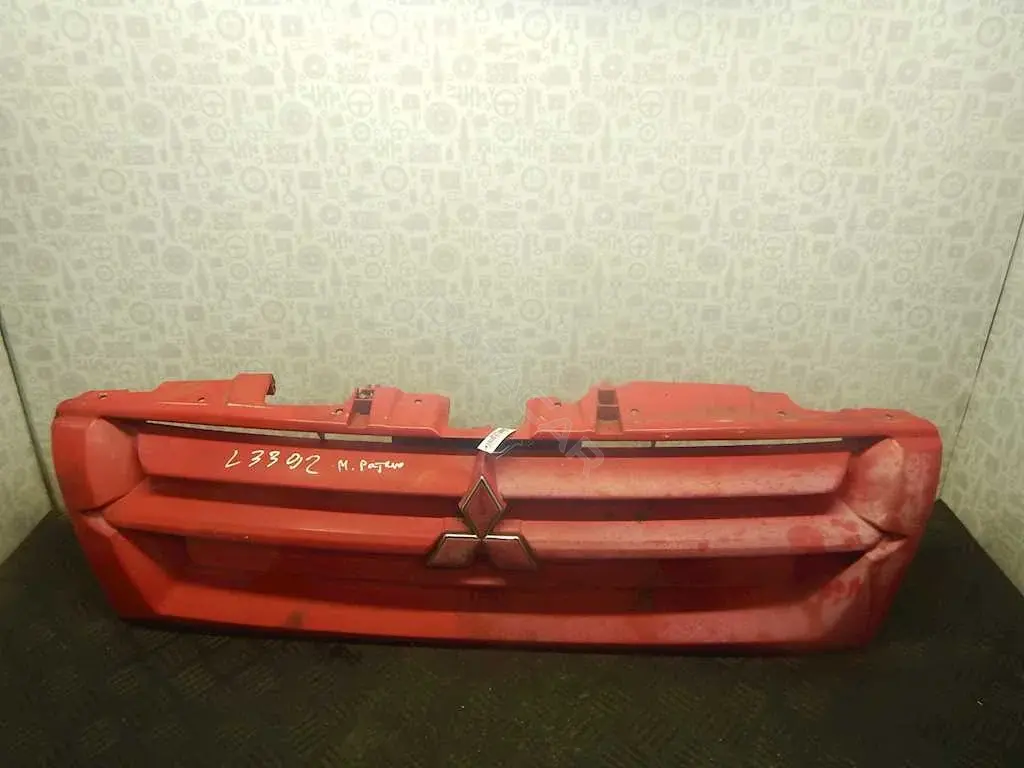 Решетка радиатора MR629502