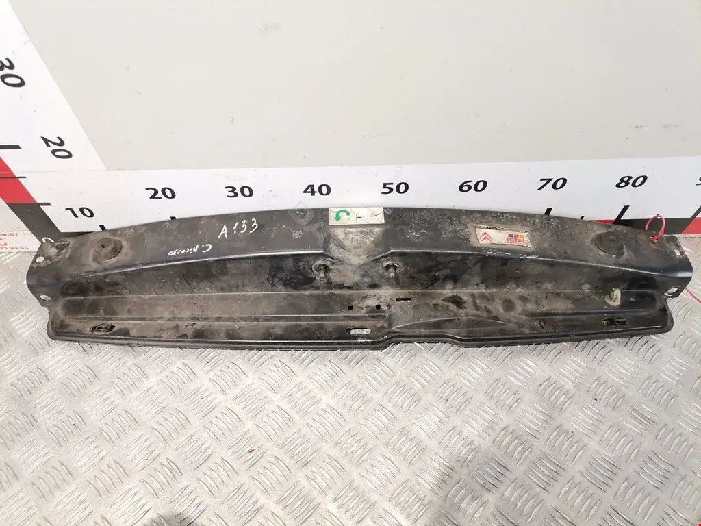 Рамка капота 7106C4