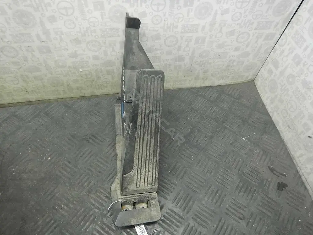 Педаль газа 180021BA0A