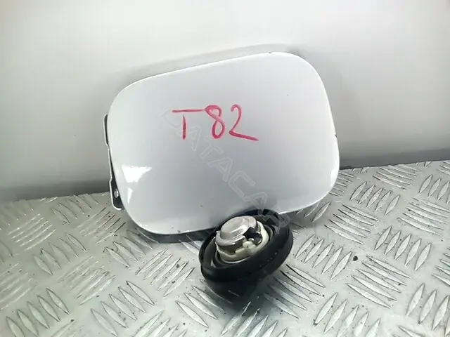Крышка лючка топливного бака A2037500806