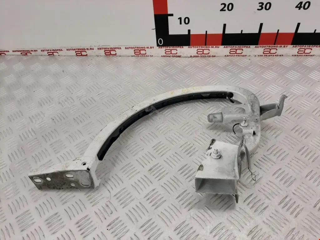 Петля крышки багажника 8V5827301, 8V5827301C