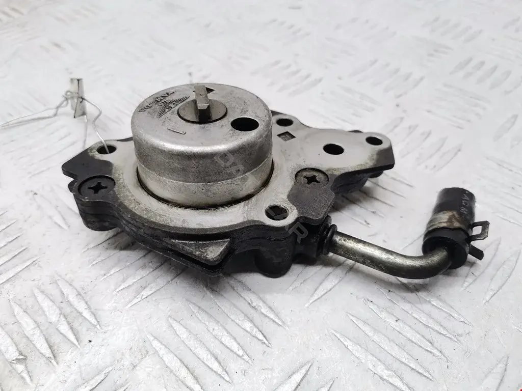 Масляный насос 15030AA010