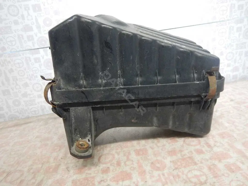 Корпус воздушного фильтра 1370057B00