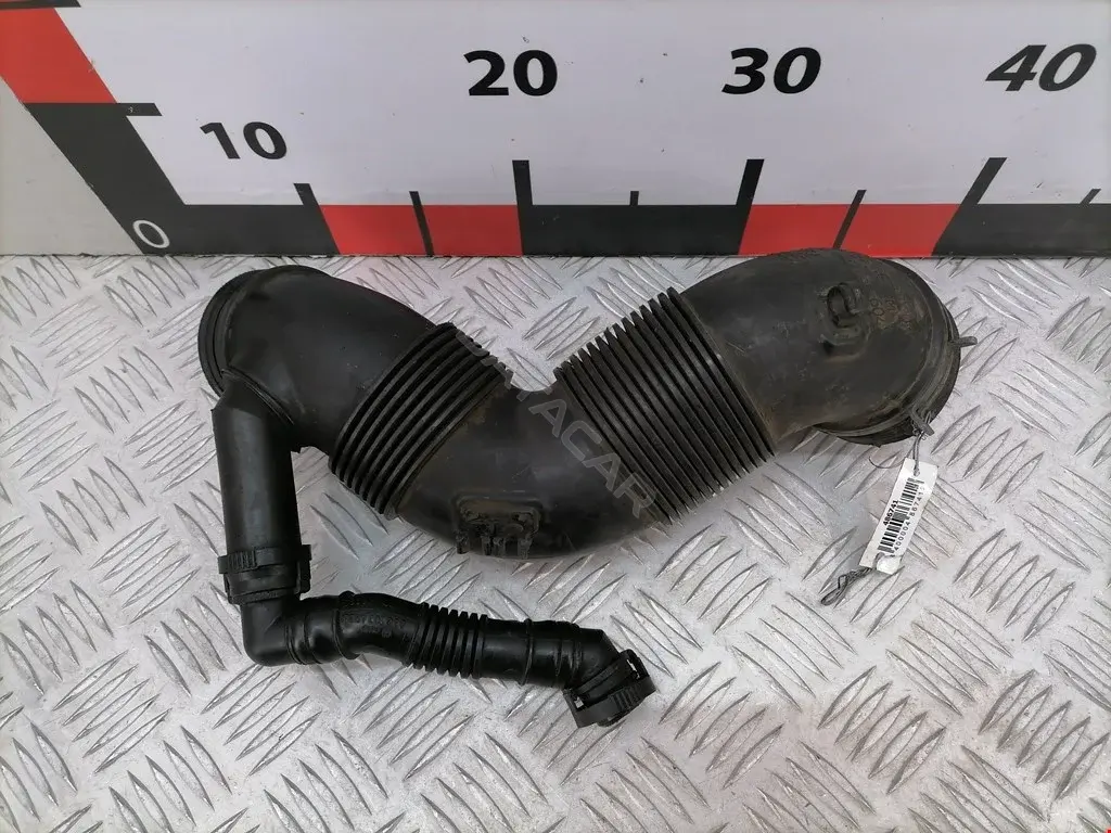 Патрубок воздушный 3C0129654M