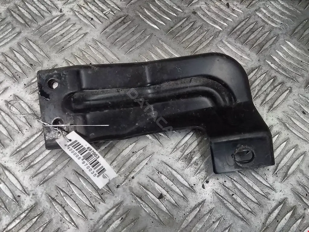 Кронштейн радиатора RF4P15250