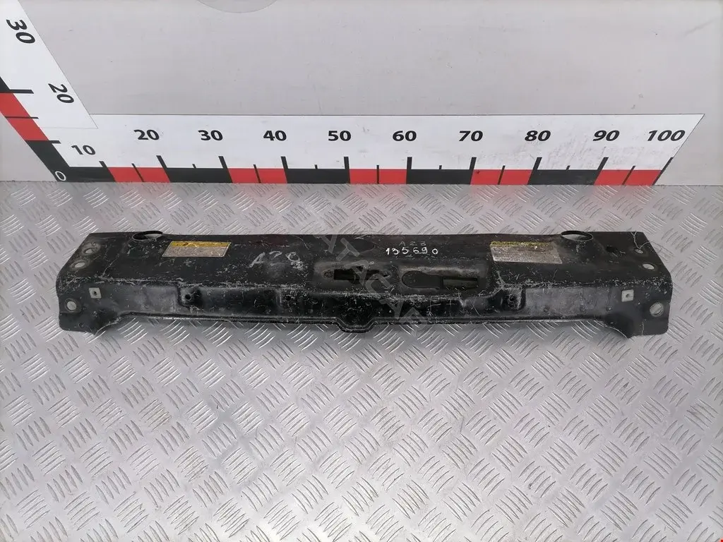 Рамка капота 5713008105
