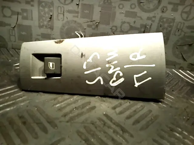 Кнопка стеклоподъемника 61318379597