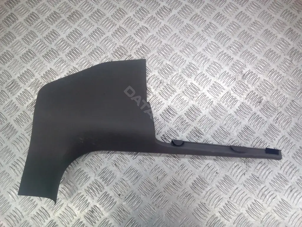 Накладка на порог 8T1867272G