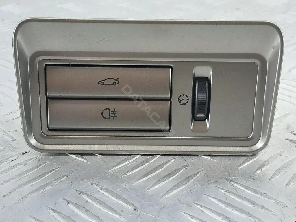 Кнопка крышки багажника 8X2311654AB