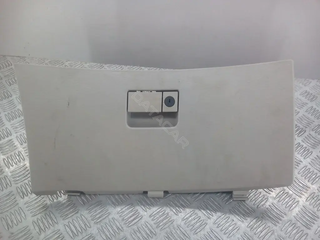 Бардачок YV171L2AA