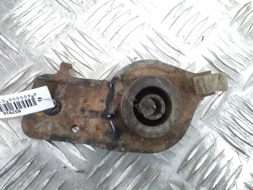 Кронштейн радиатора 21543AU001