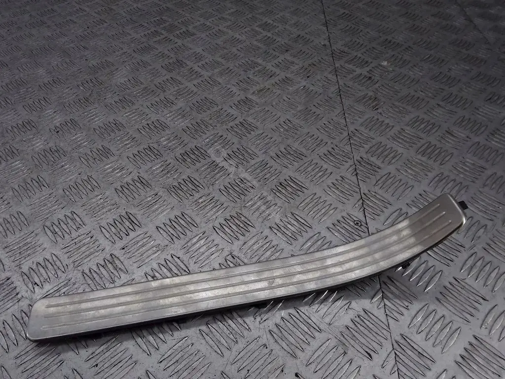 Накладка на порог 7L0853793A