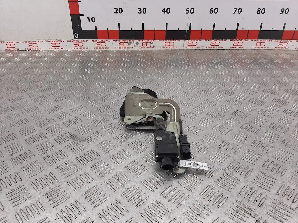 Замок двери 913789