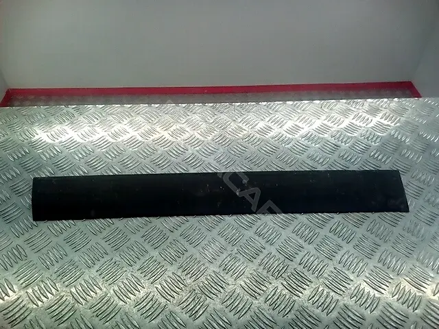 Молдинг двери 3B0854949B