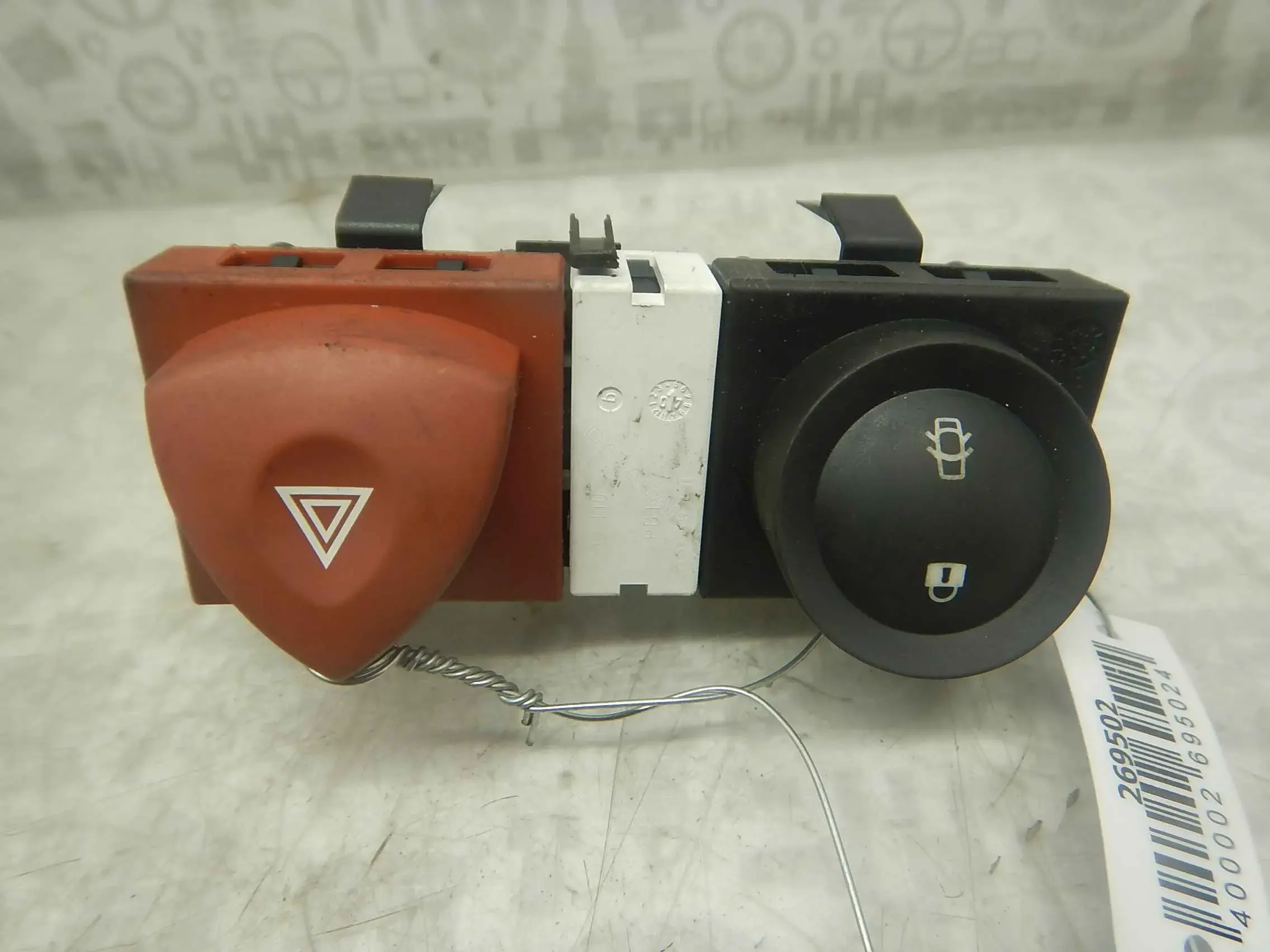 Кнопка аварийки 8200095493