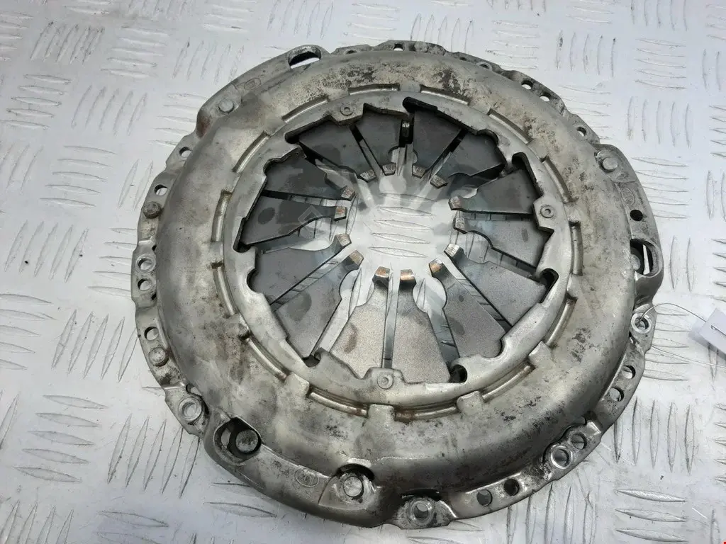 Корзина сцепления MW30618657