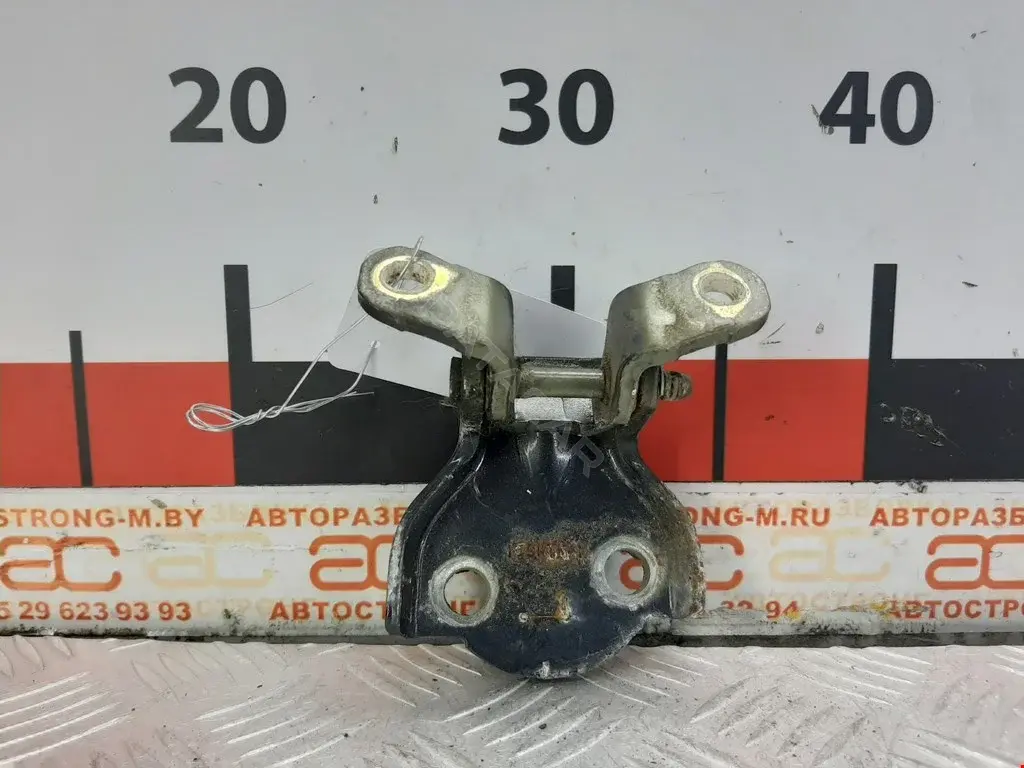 Петля двери 67450S9V305