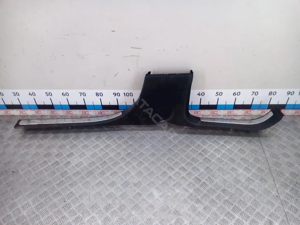 Накладка на порог 7L0853369