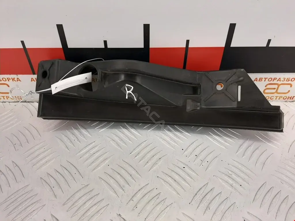 Кронштейн-направляющая бампера 1T0807890A, 1T0807890B, 1T0807899B