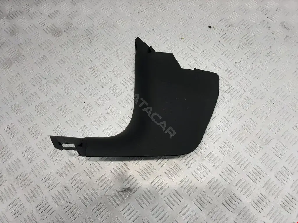 Накладка на порог 8V3867271A