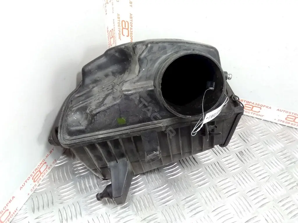 Корпус воздушного фильтра 16500JD70C