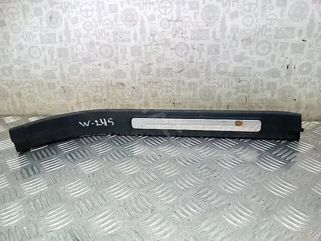 Накладка на порог A1696800774