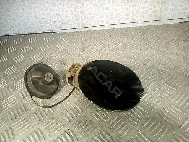 Крышка лючка топливного бака 05074082AC