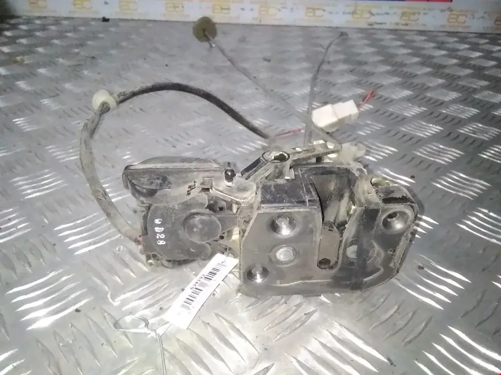 Замок двери B25D72310D