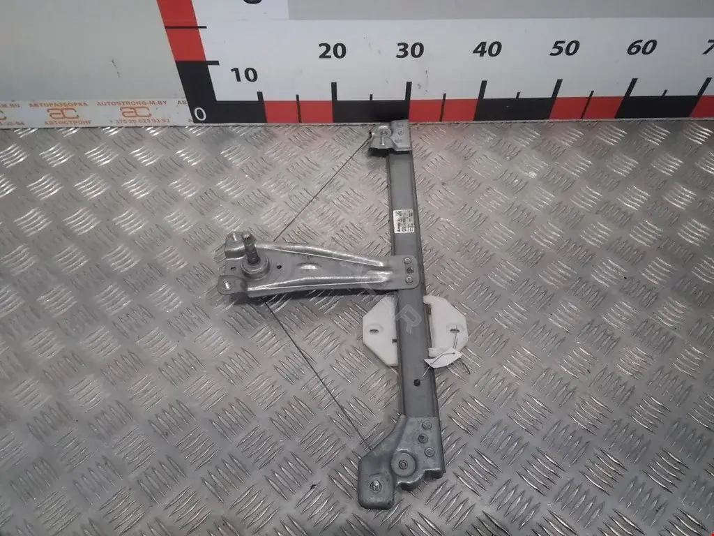 Стеклоподъемник 827202131R