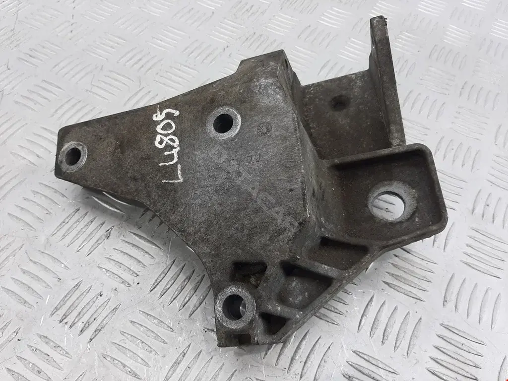 Кронштейн двигателя 30793311, 6G926P096ED