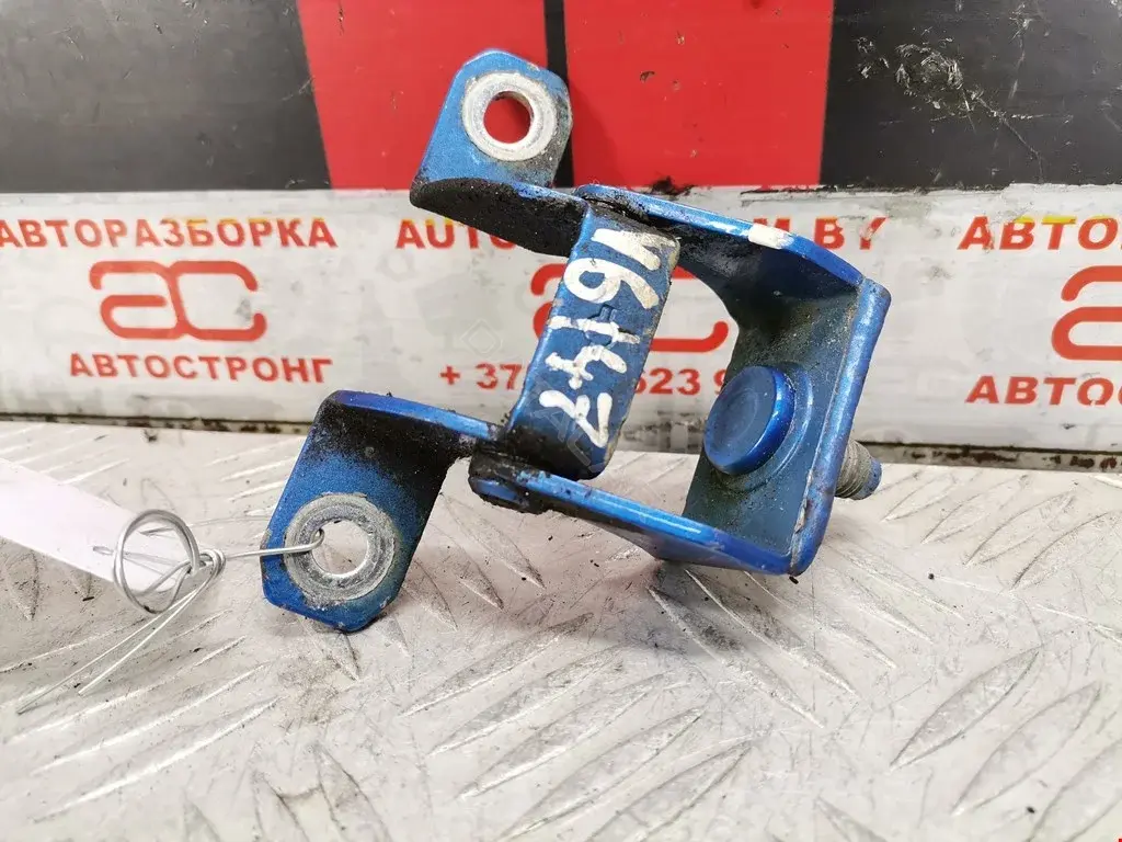 Петля крышки багажника 904001U60A, 904001U60C