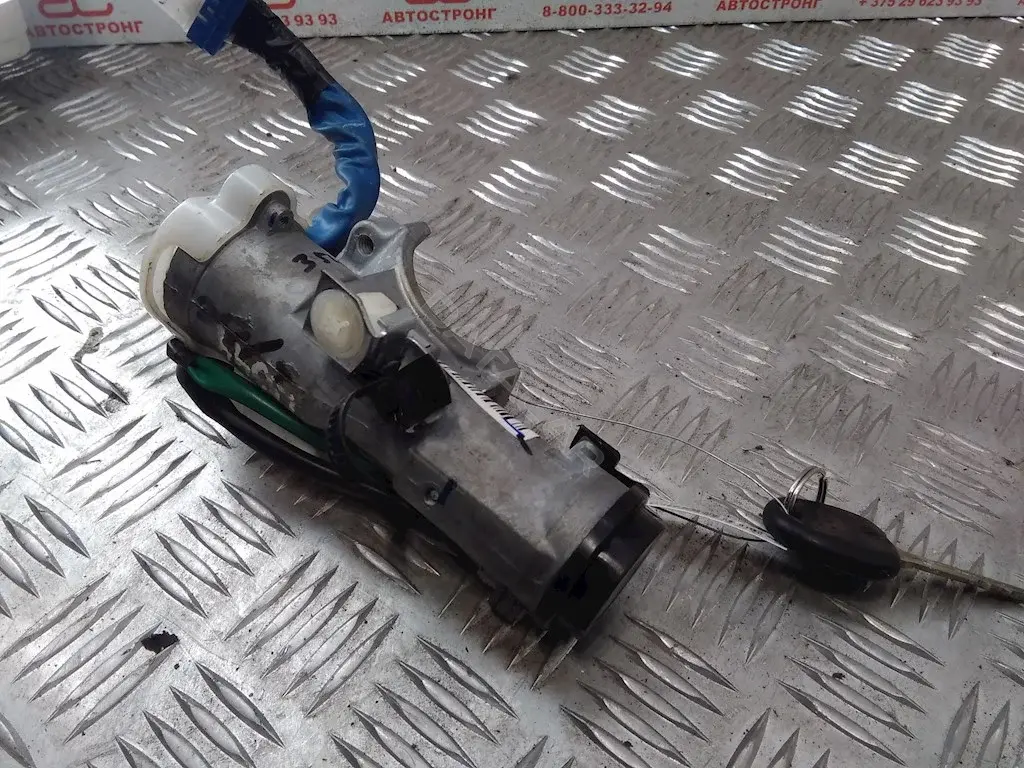Замок зажигания 819000XA30B