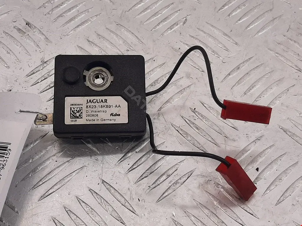 Усилитель антенны 8X2318K891AA