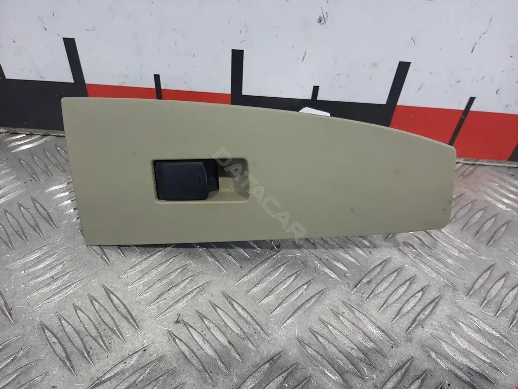 Кнопка стеклоподъемника 25411AX600, DWS710