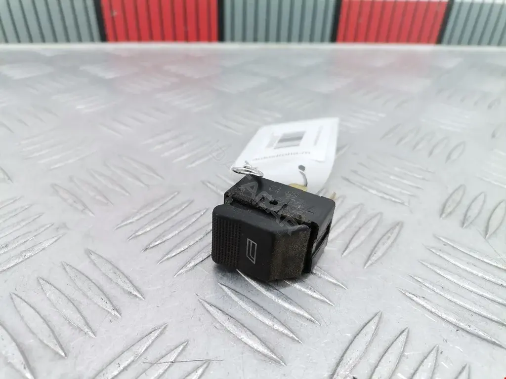 Кнопка стеклоподъемника 4D0959855