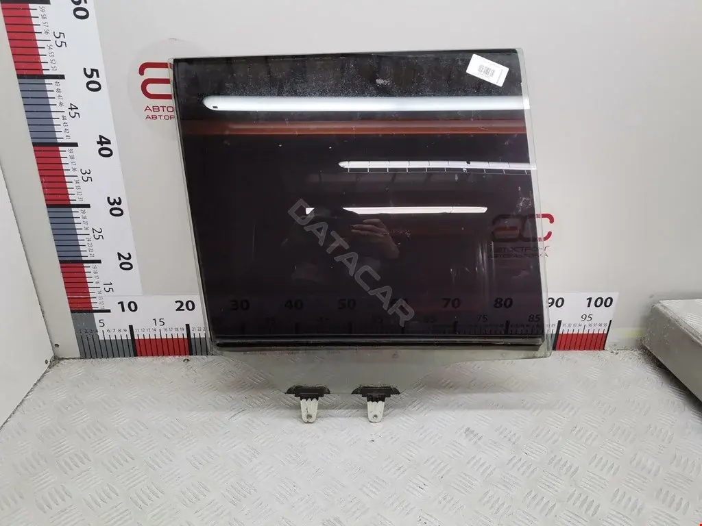 Стекло двери 8450365J00