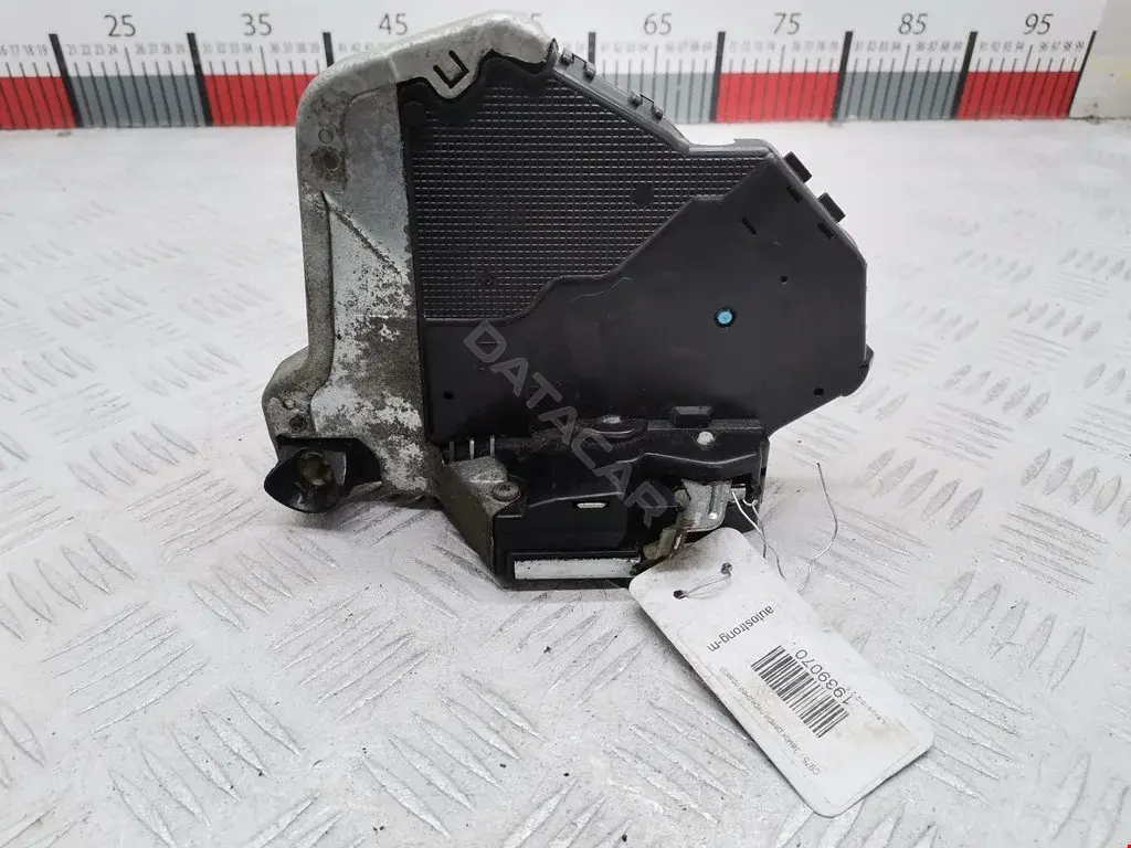 Замок двери 6903053080